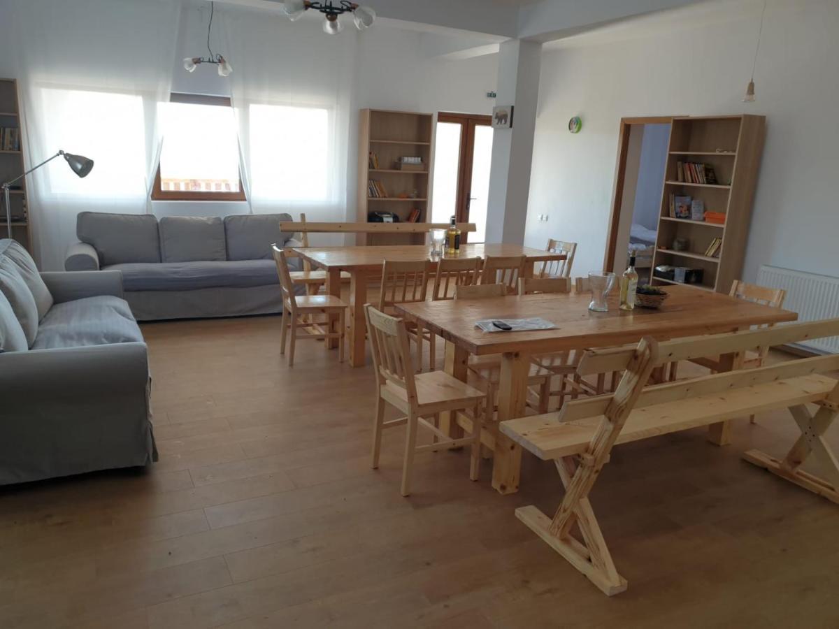 Casuta De La Munte Hotel Sfodea ภายนอก รูปภาพ